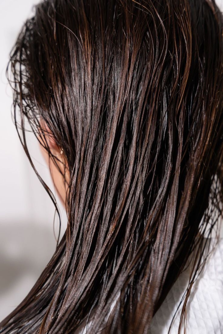 Summer Scalp Buildup: Why your hair feels heavy even after washing